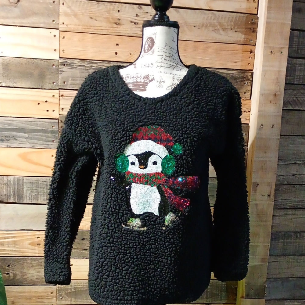 Time and Tru Black Textured Fuzzy Holiday Skating Penguin 🐧 Sweater/Sweat Shirt